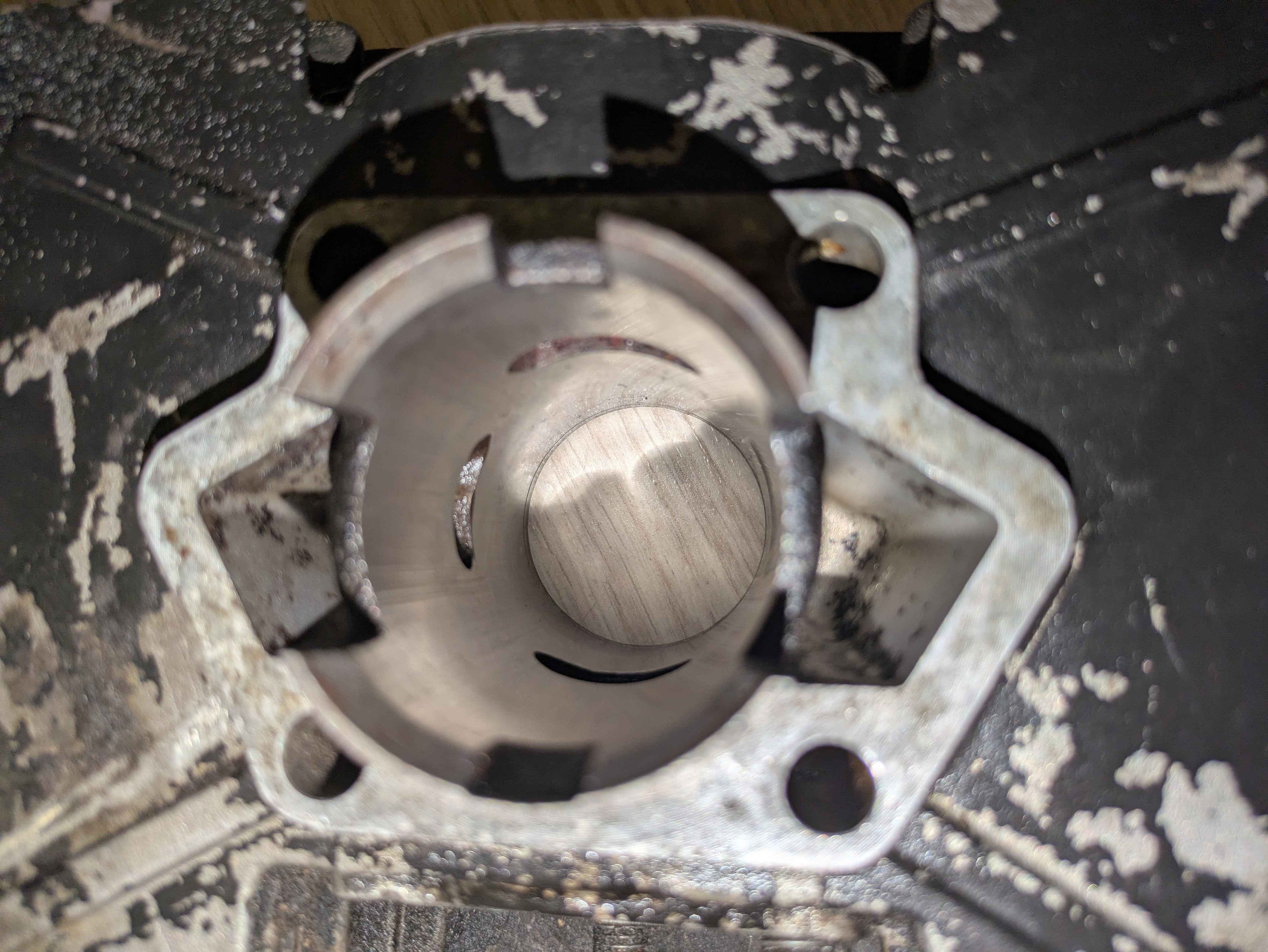 Sylinteri - Helkama Ässä / Raisu