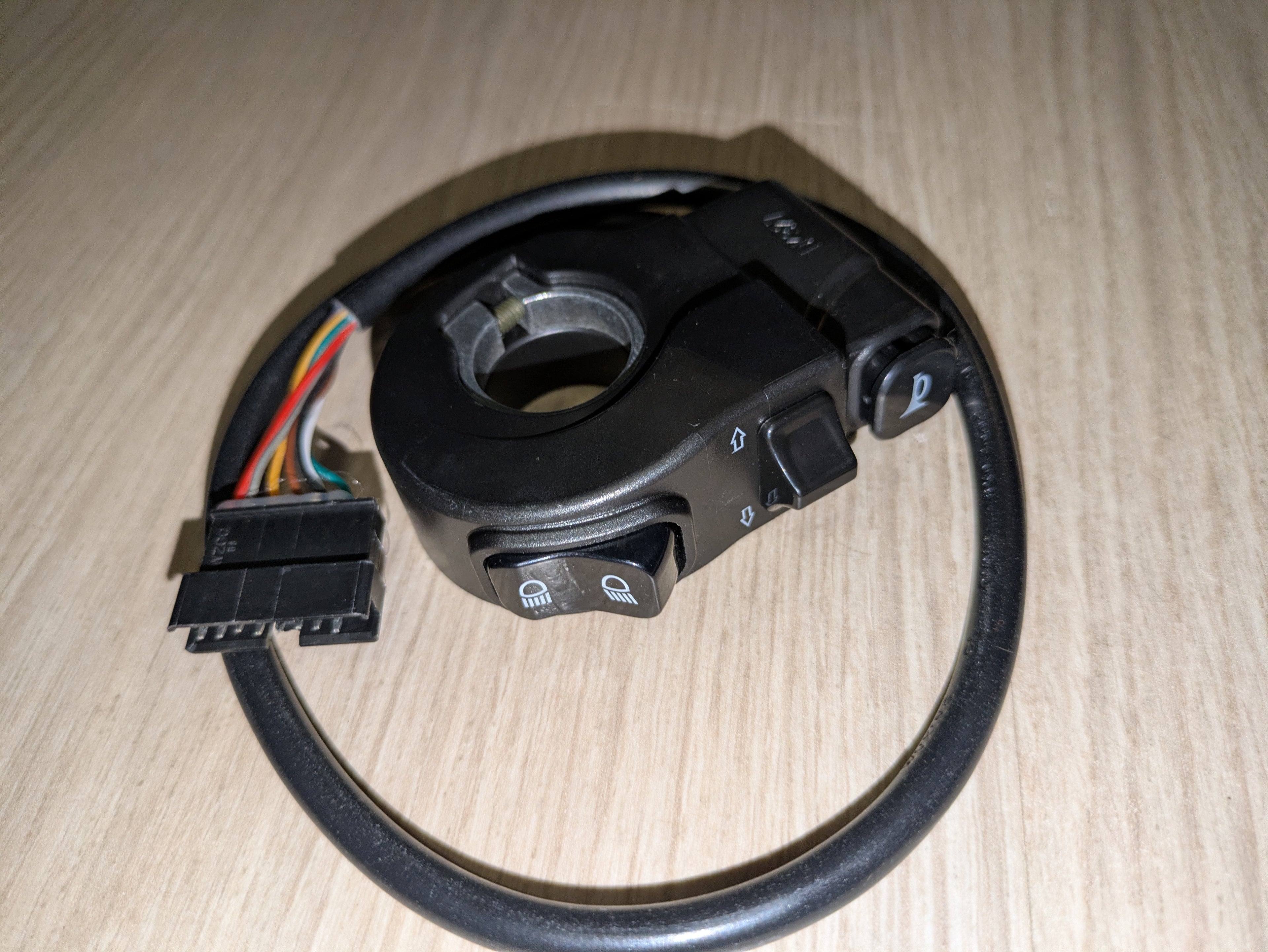 Vasen katkaisin - Keeway Ezi Mini