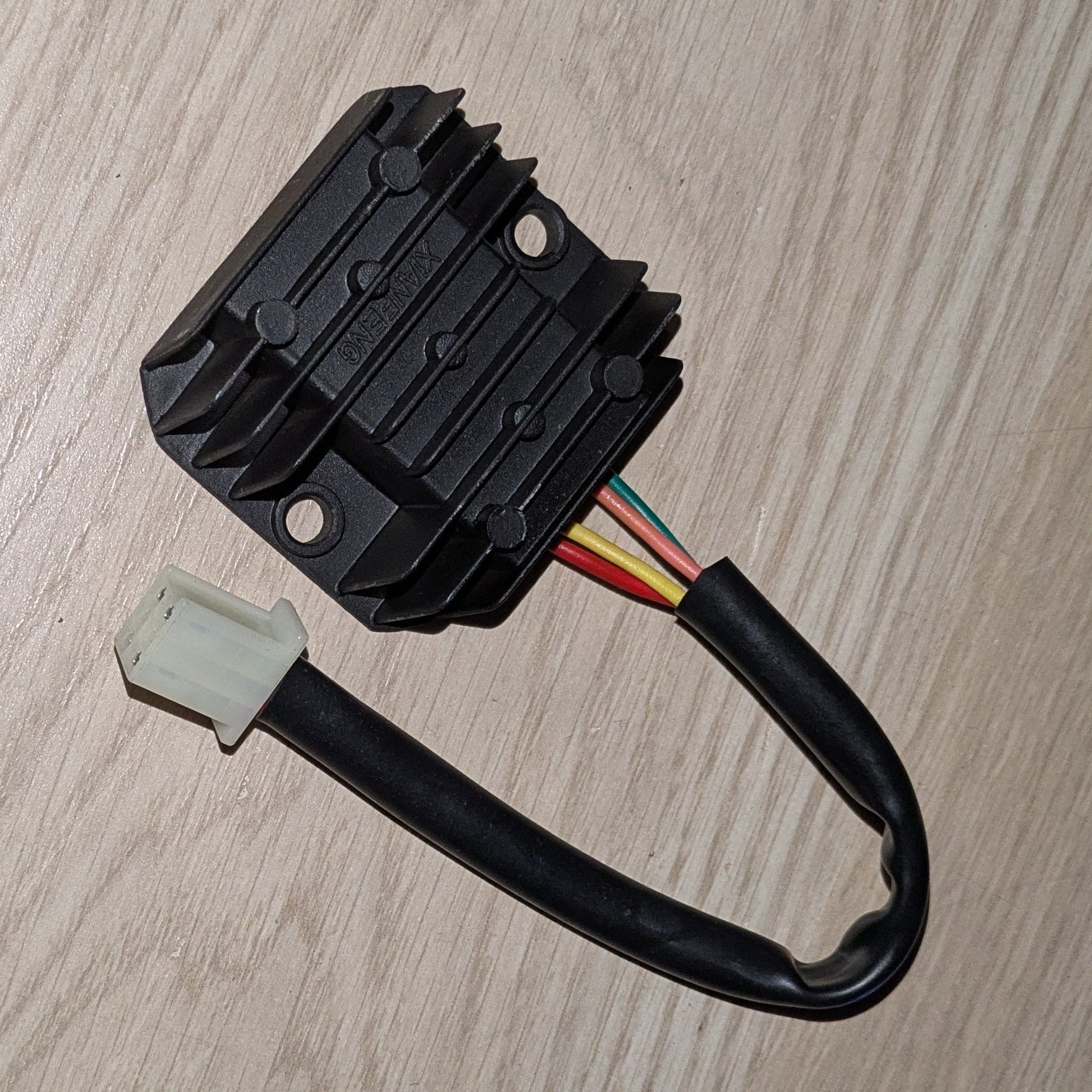 Jännitteensäädin - 200cc Bse / Fusion