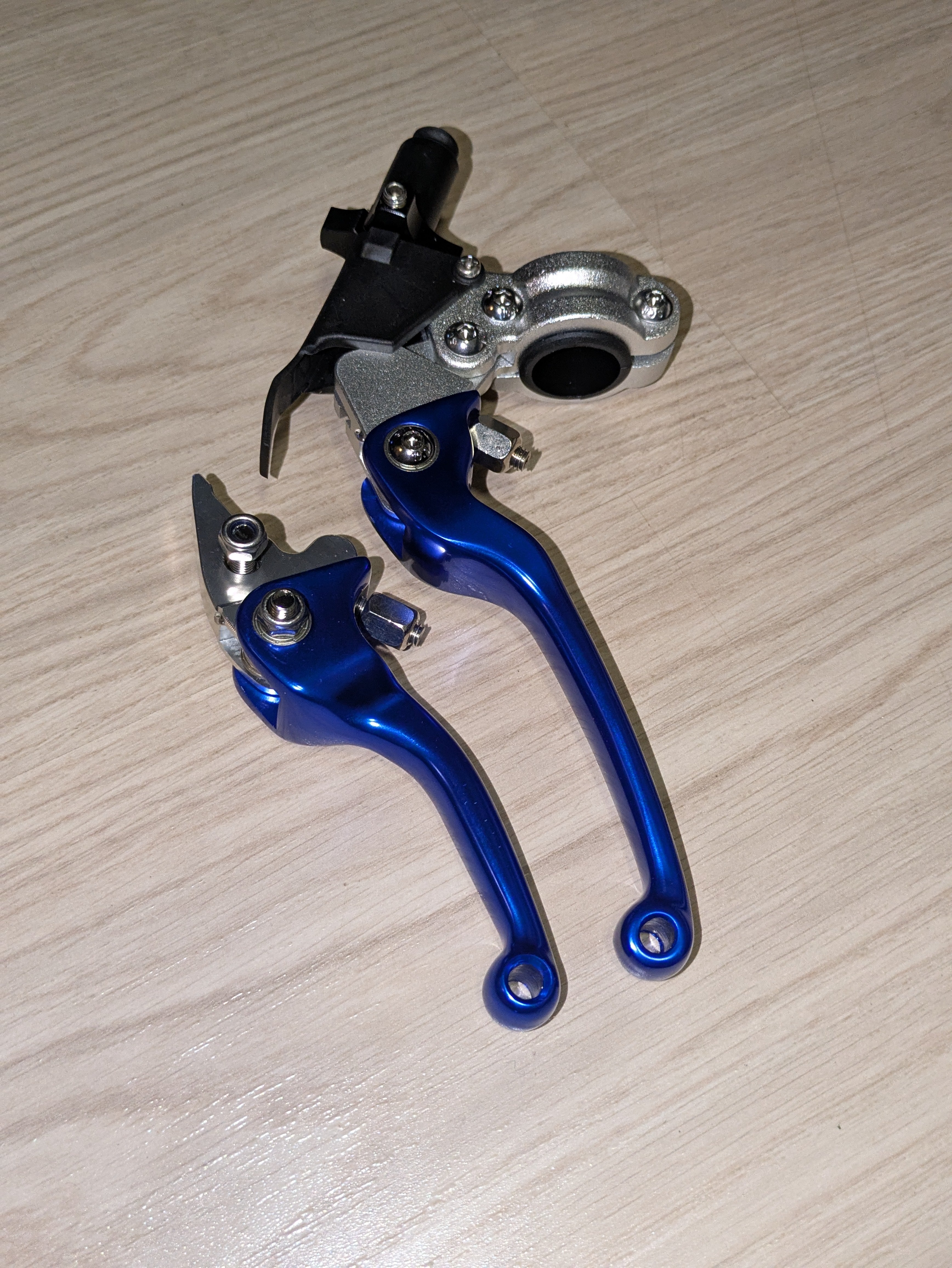 Katkeamattomat Kahvat hopea / sininen